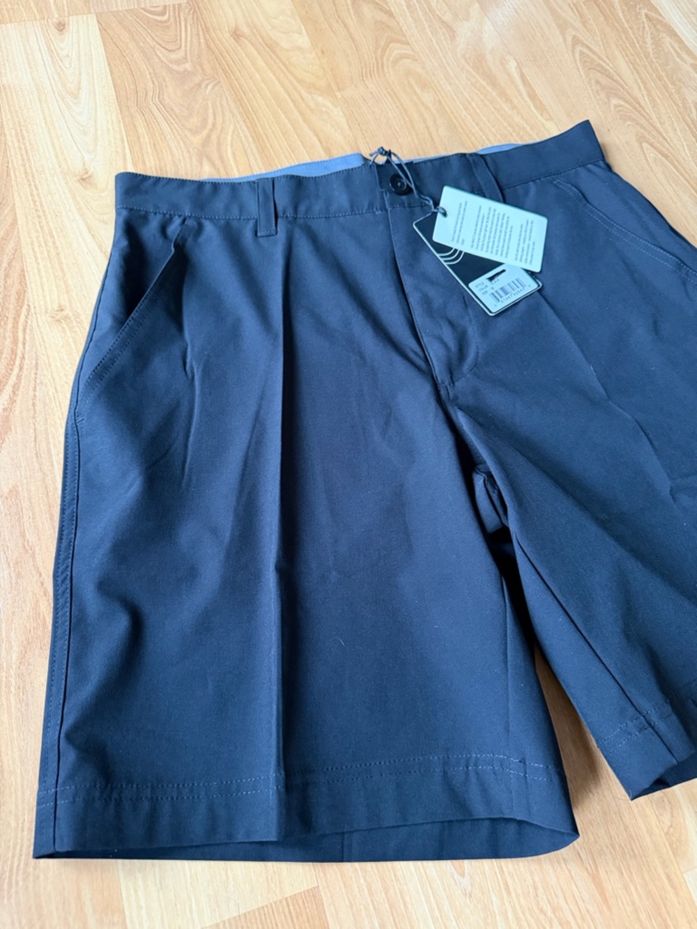 Swannies Golf NWT men’s shorts in black amazing material size 32